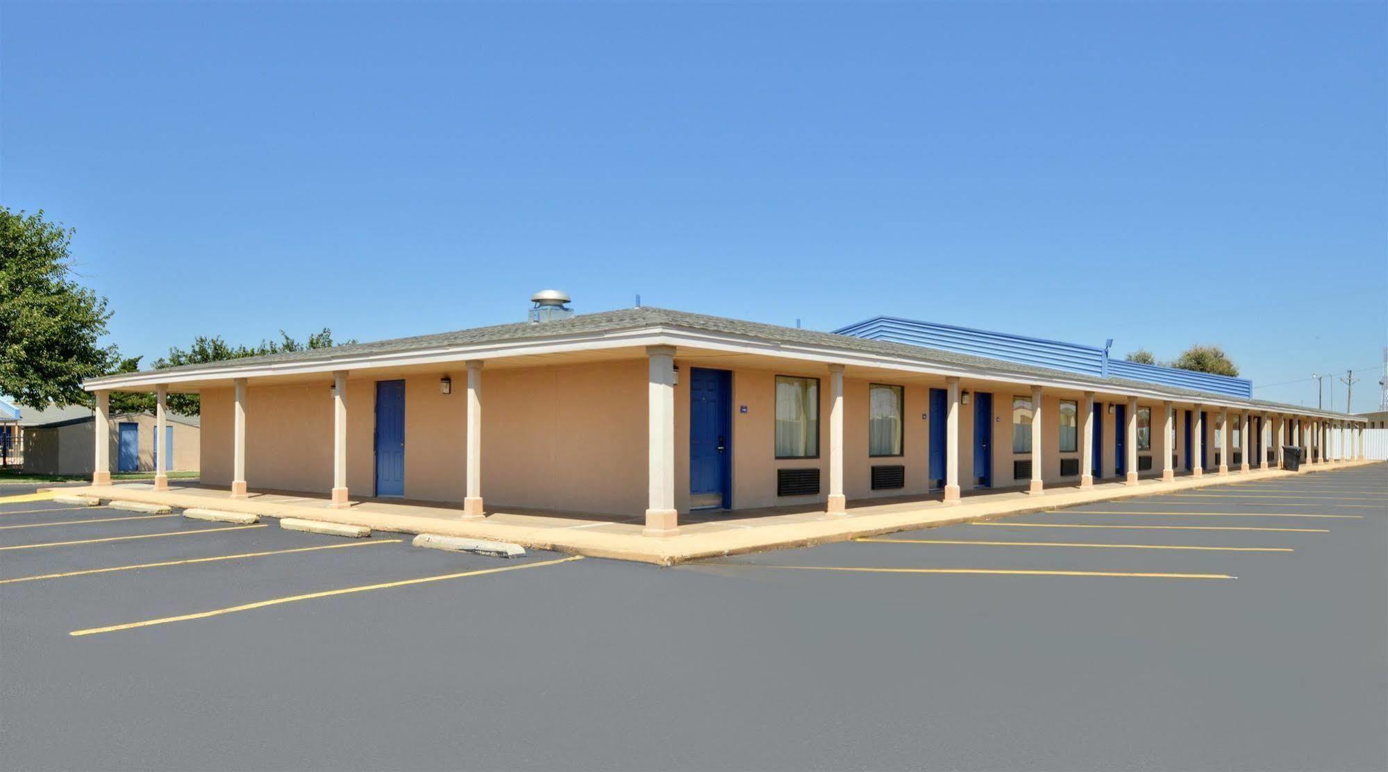 Americas Best Value Inn Lubbock East Екстер'єр фото
