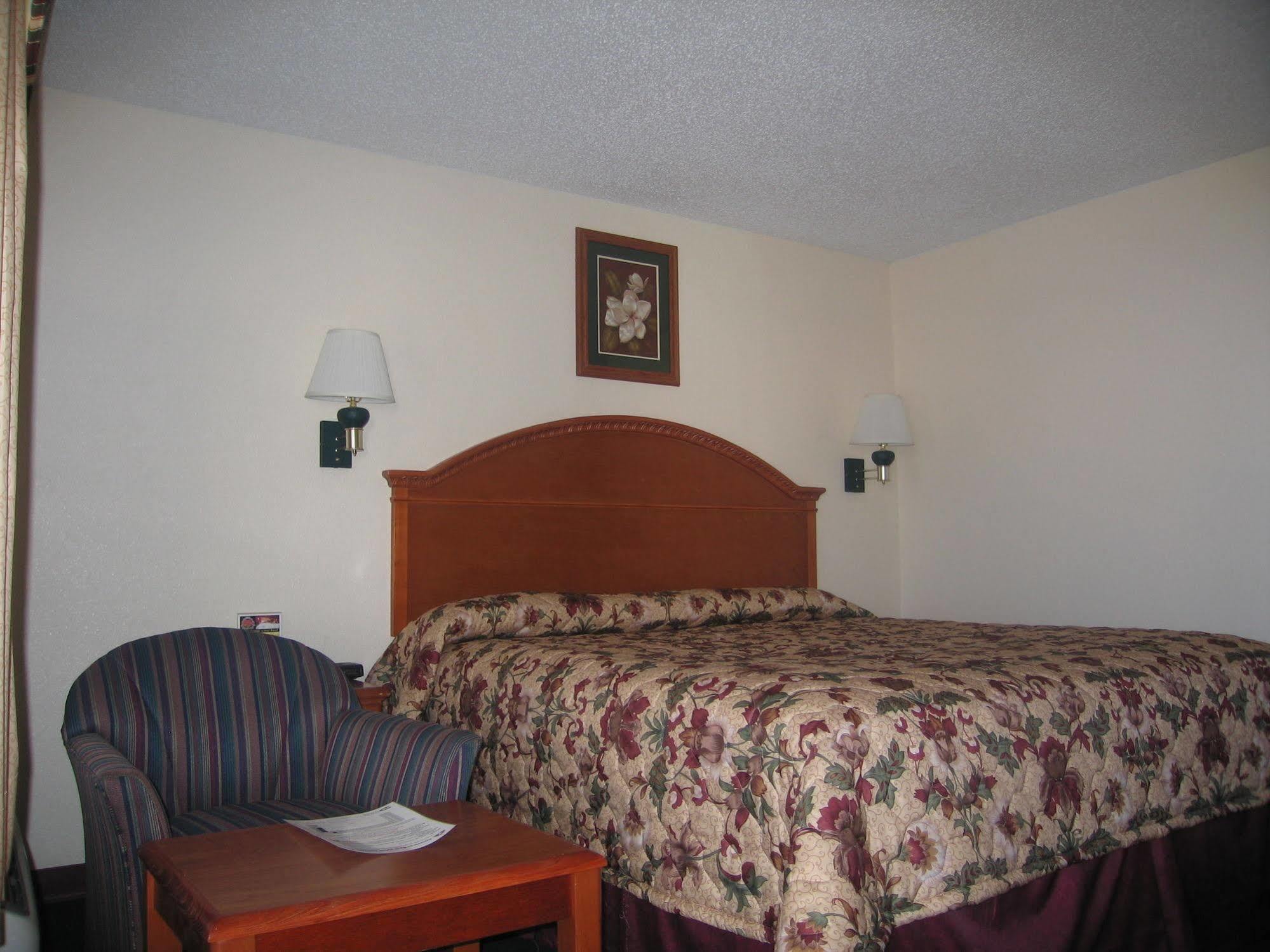 Americas Best Value Inn Lubbock East Екстер'єр фото