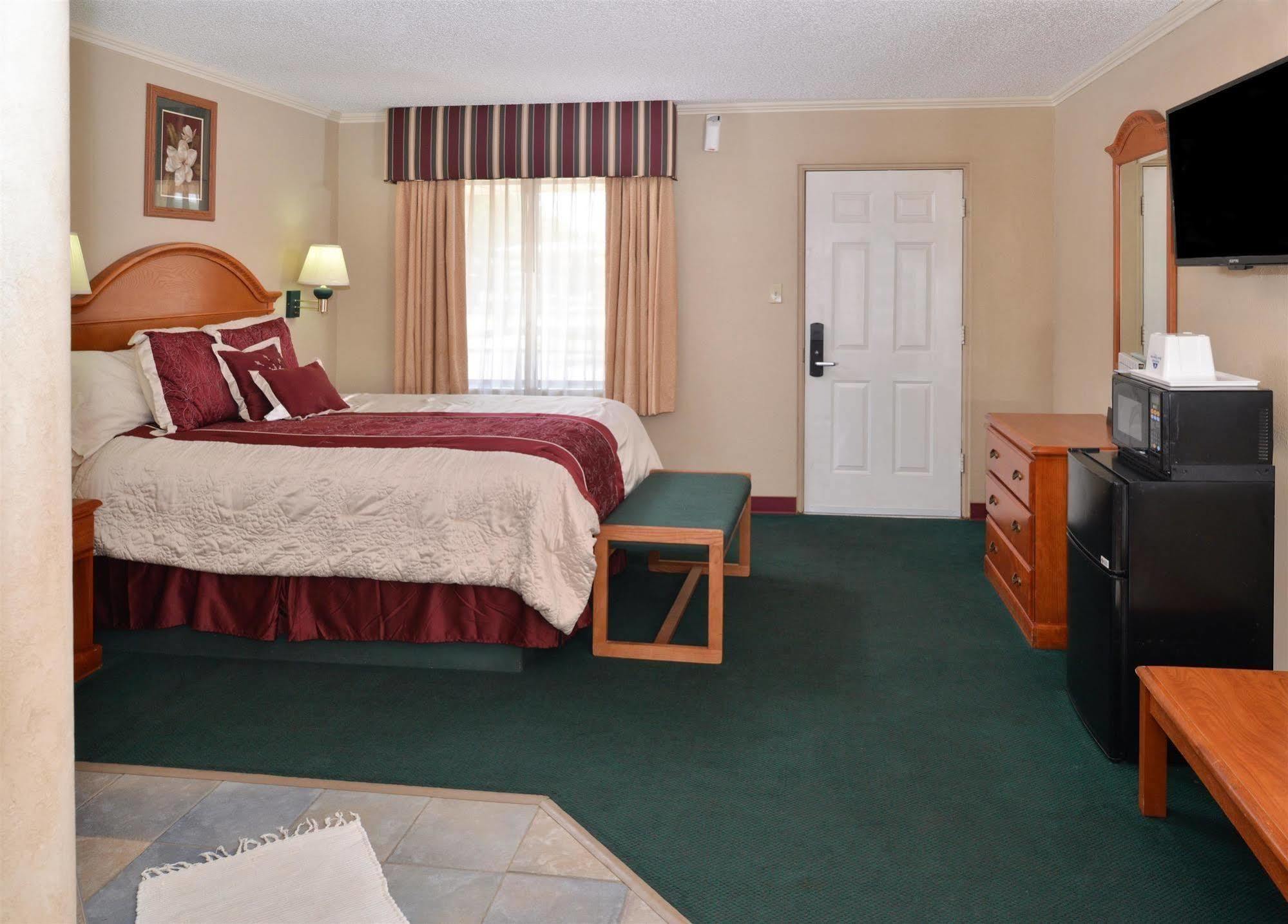 Americas Best Value Inn Lubbock East Екстер'єр фото