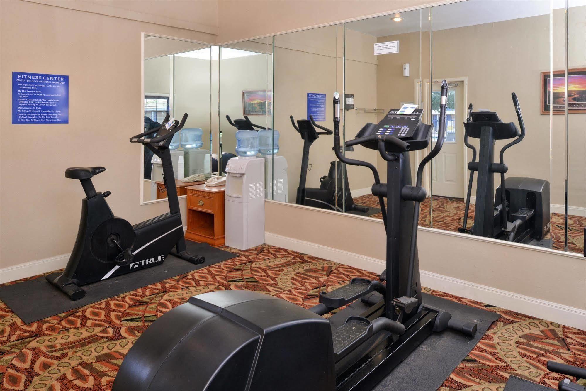 Americas Best Value Inn Lubbock East Екстер'єр фото